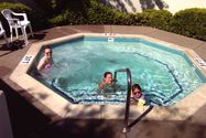 Kaija, Heather and Rebecca enjoying the hottub