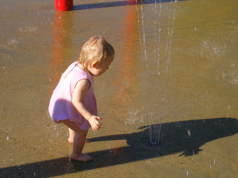 I think I am going to trap the water with my mouth
