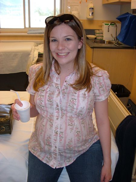 That's one gorgeous, soon-to-be momma!
