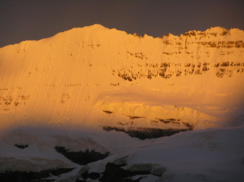 Lake Louise glacier at sunrise
