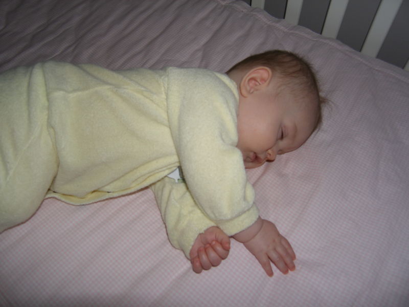 Look at the little angel with those chubby cheeks
