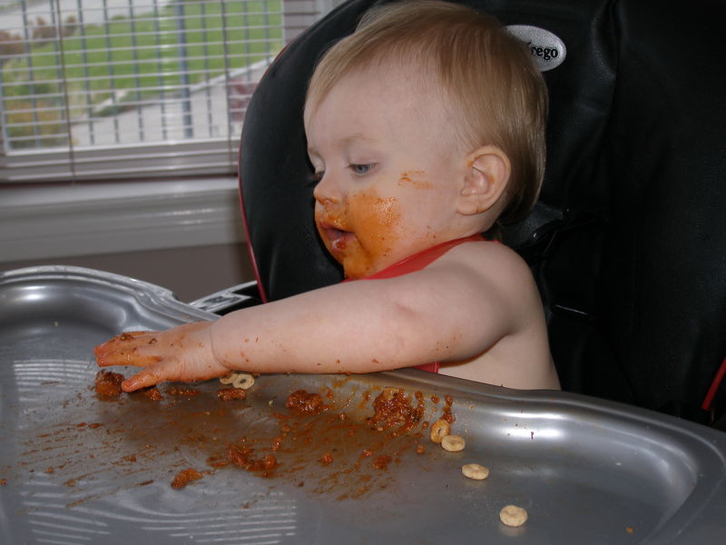 Gratuitous pasta eating shot
