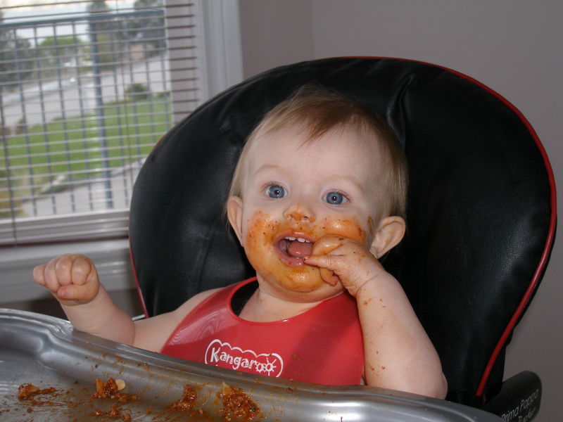 Gratuitous pasta eating shot
