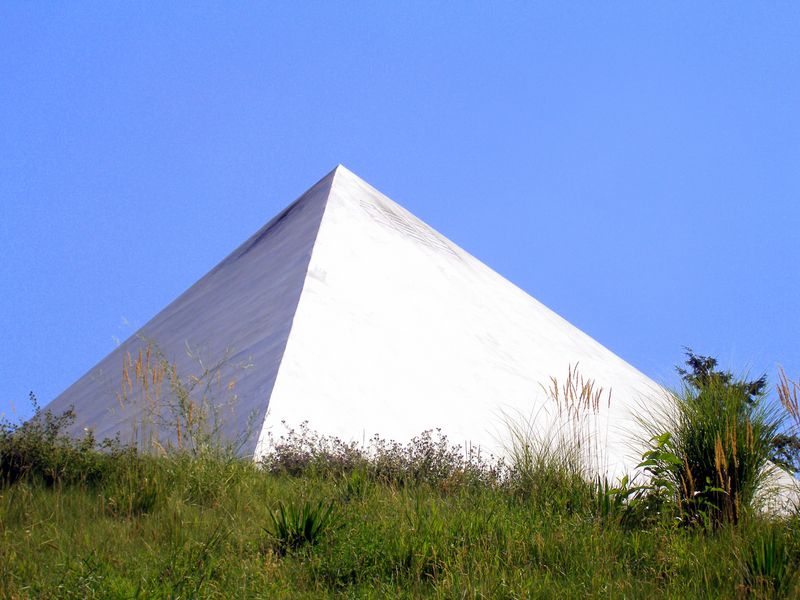 Keywords: Summerhill Pyramid Winery
