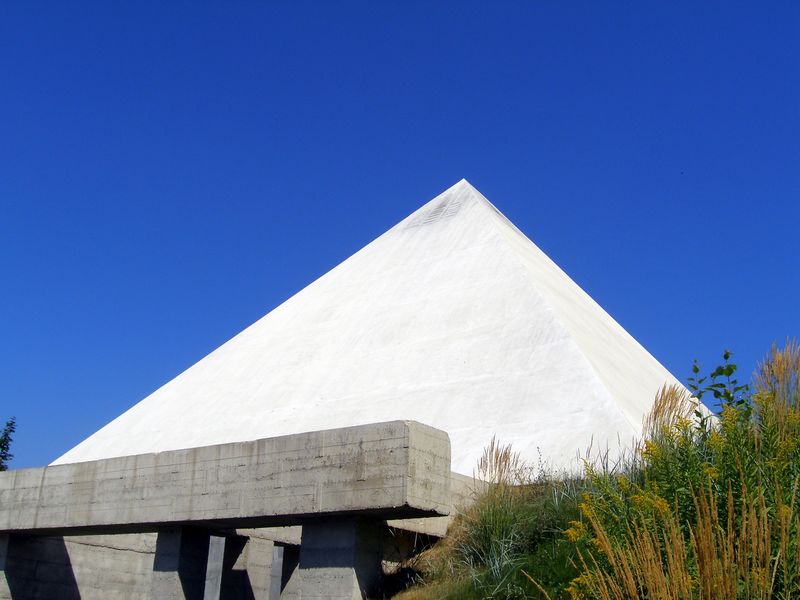 Keywords: Summerhill Pyramid Winery