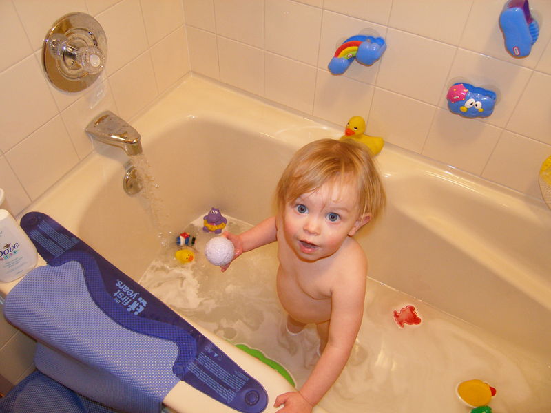 Maddi holding a bath fizzy
