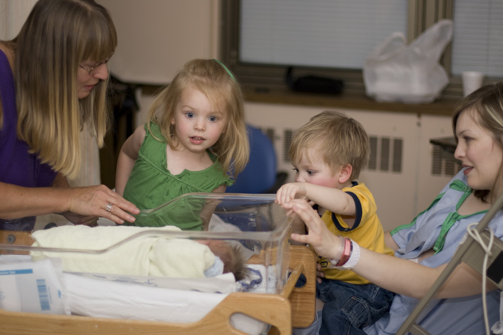 L2R: Nana, Maddi, Thomas, James, Mommy

