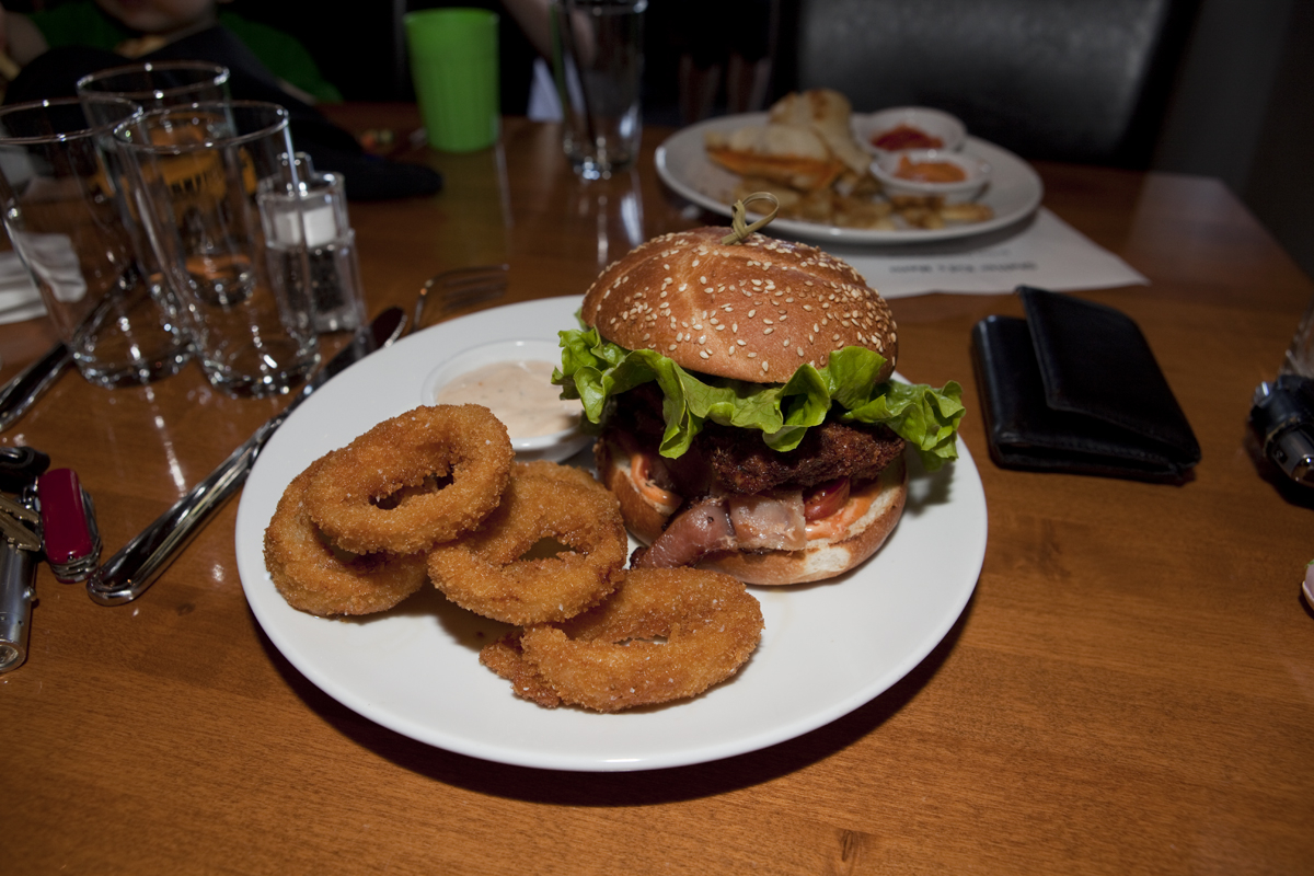 Chris' chicken burger
